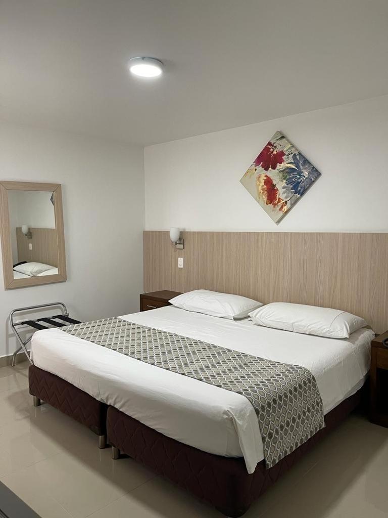 Hotel Juan Maria Tuluá エクステリア 写真