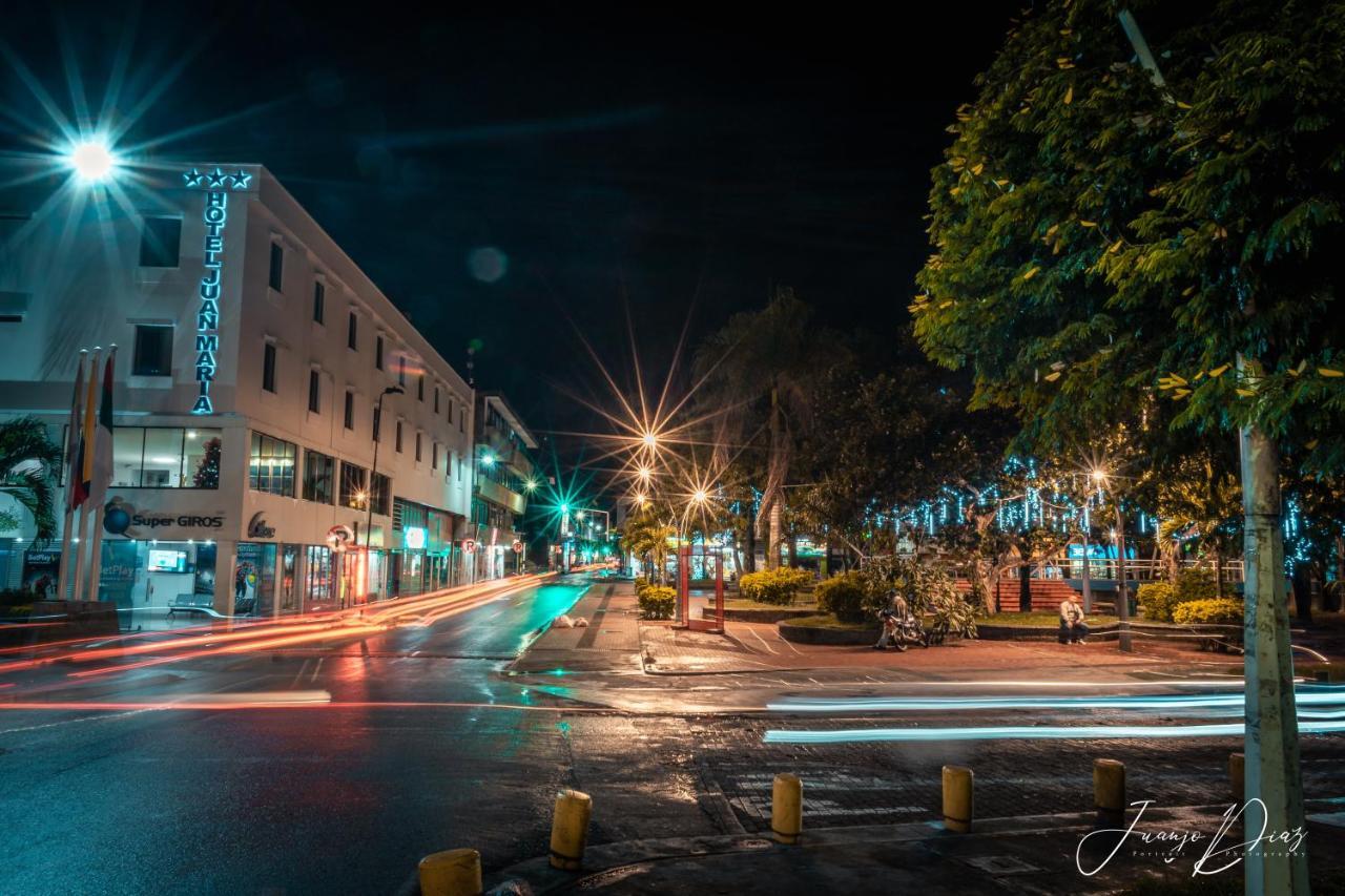 Hotel Juan Maria Tuluá エクステリア 写真
