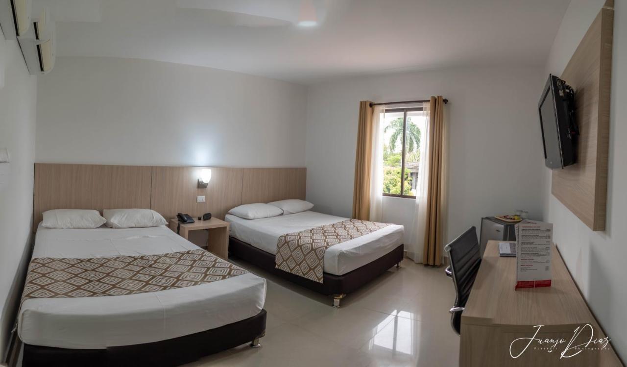 Hotel Juan Maria Tuluá エクステリア 写真